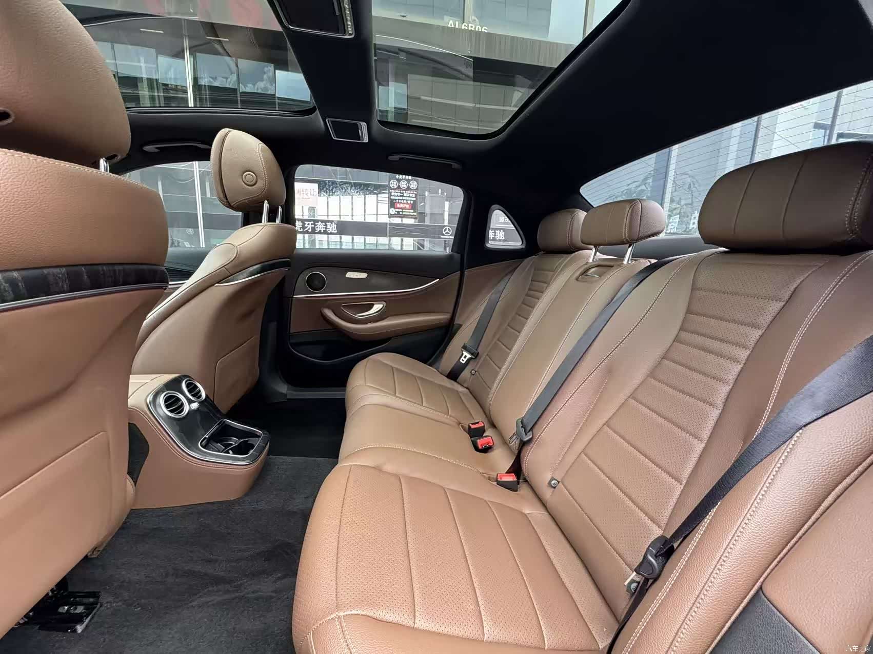 Mercedes-Benz E-Class, 2023 16
