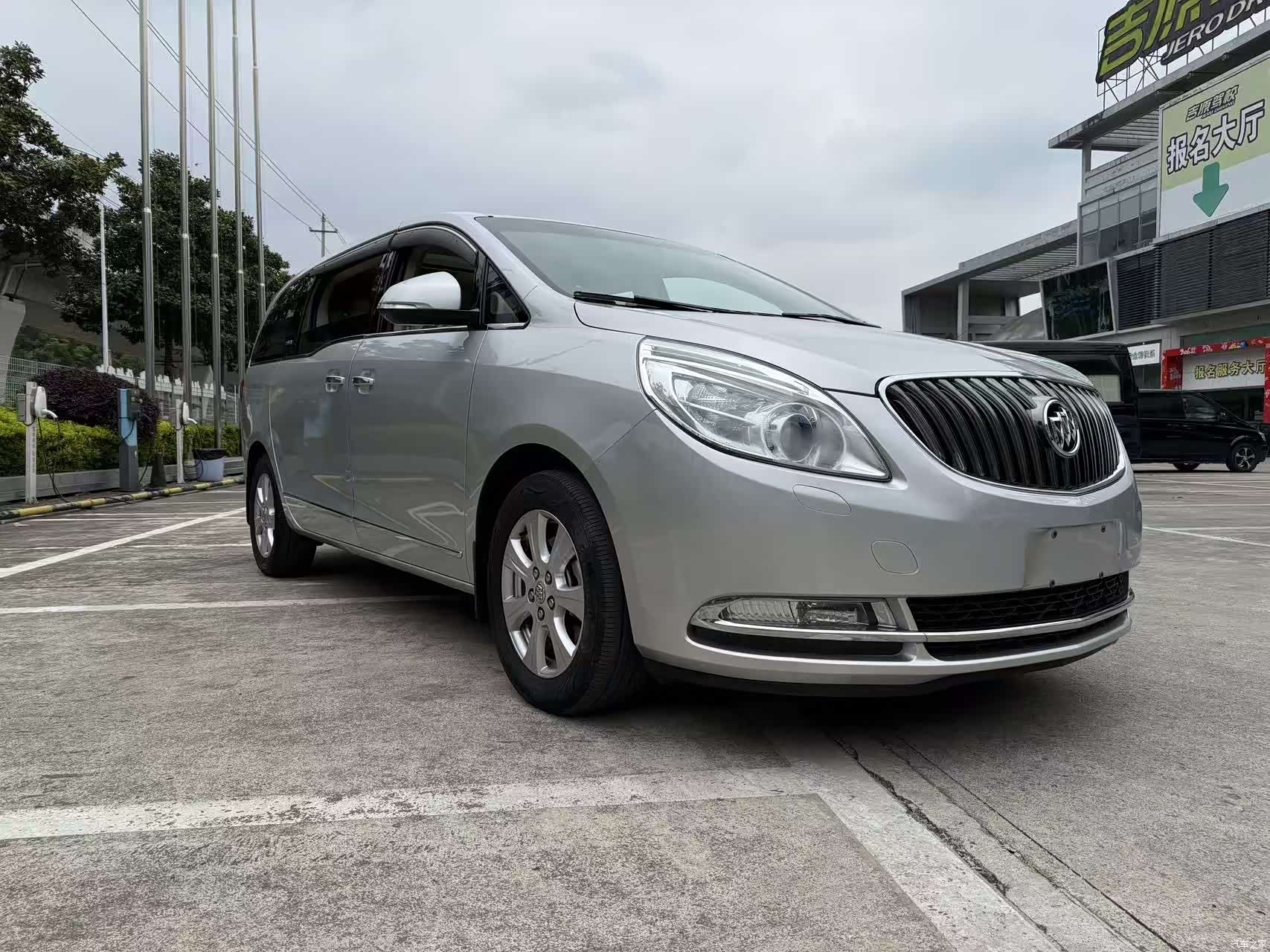 Buick GL8, 2016 3