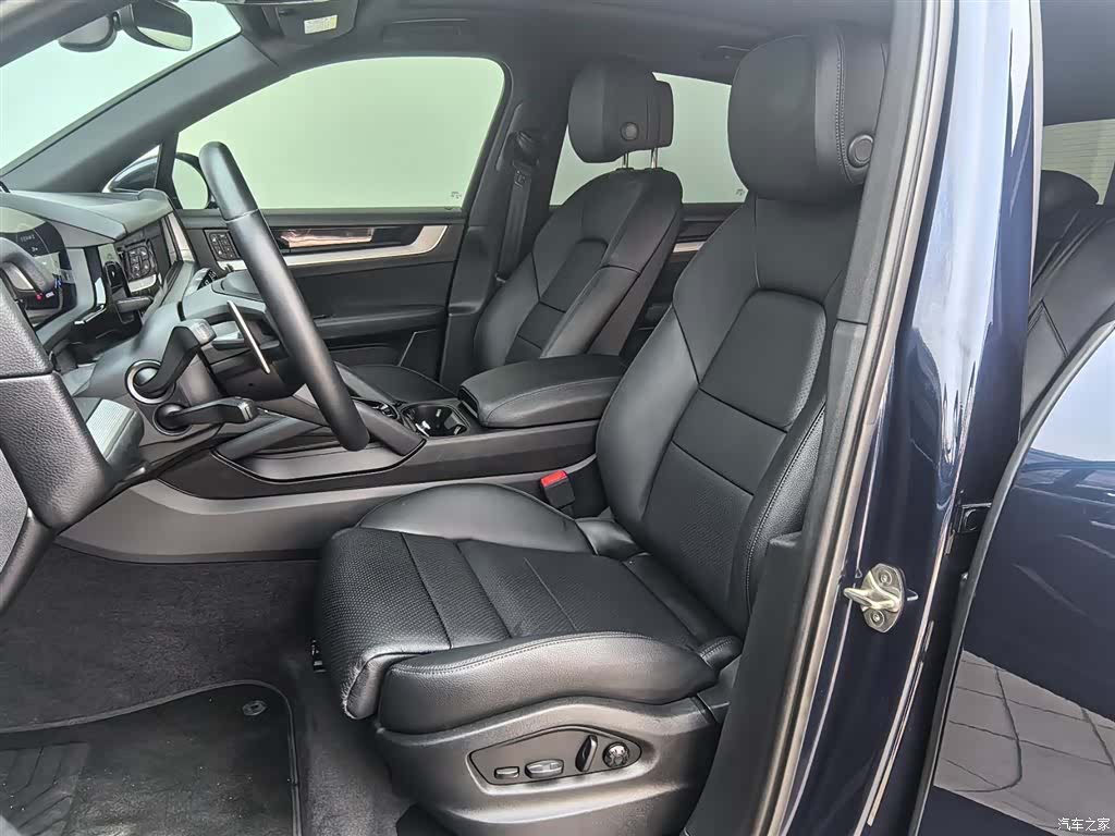 Porsche Cayenne, 2024 9