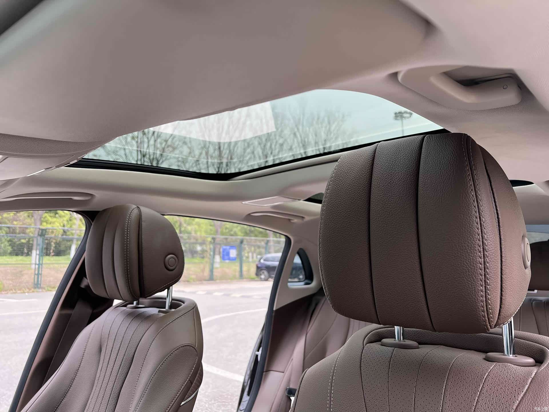 Mercedes-Benz E-Class, 2023 9