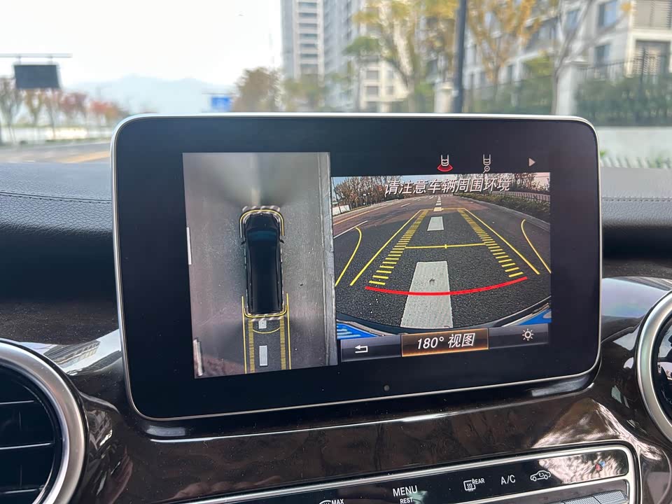 Mercedes-Benz V-class