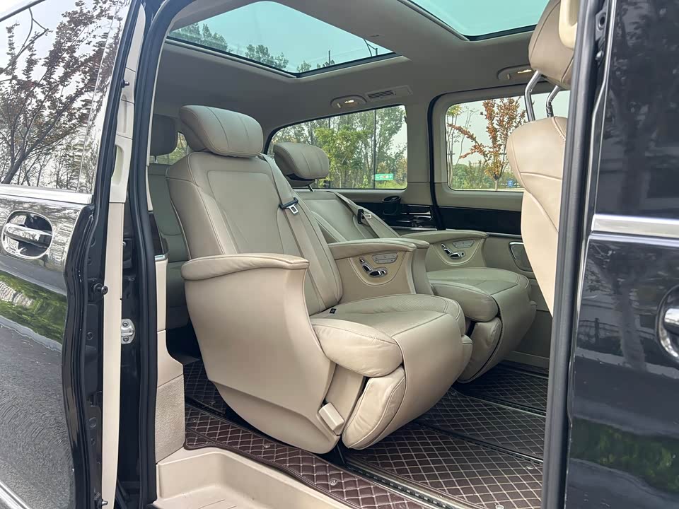 Mercedes-Benz V-class