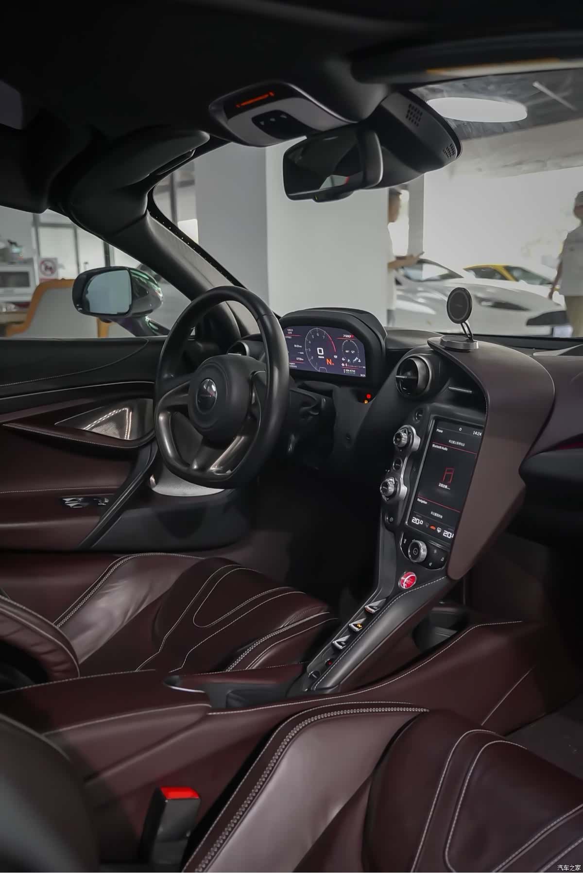 McLaren 720S, 2019 10