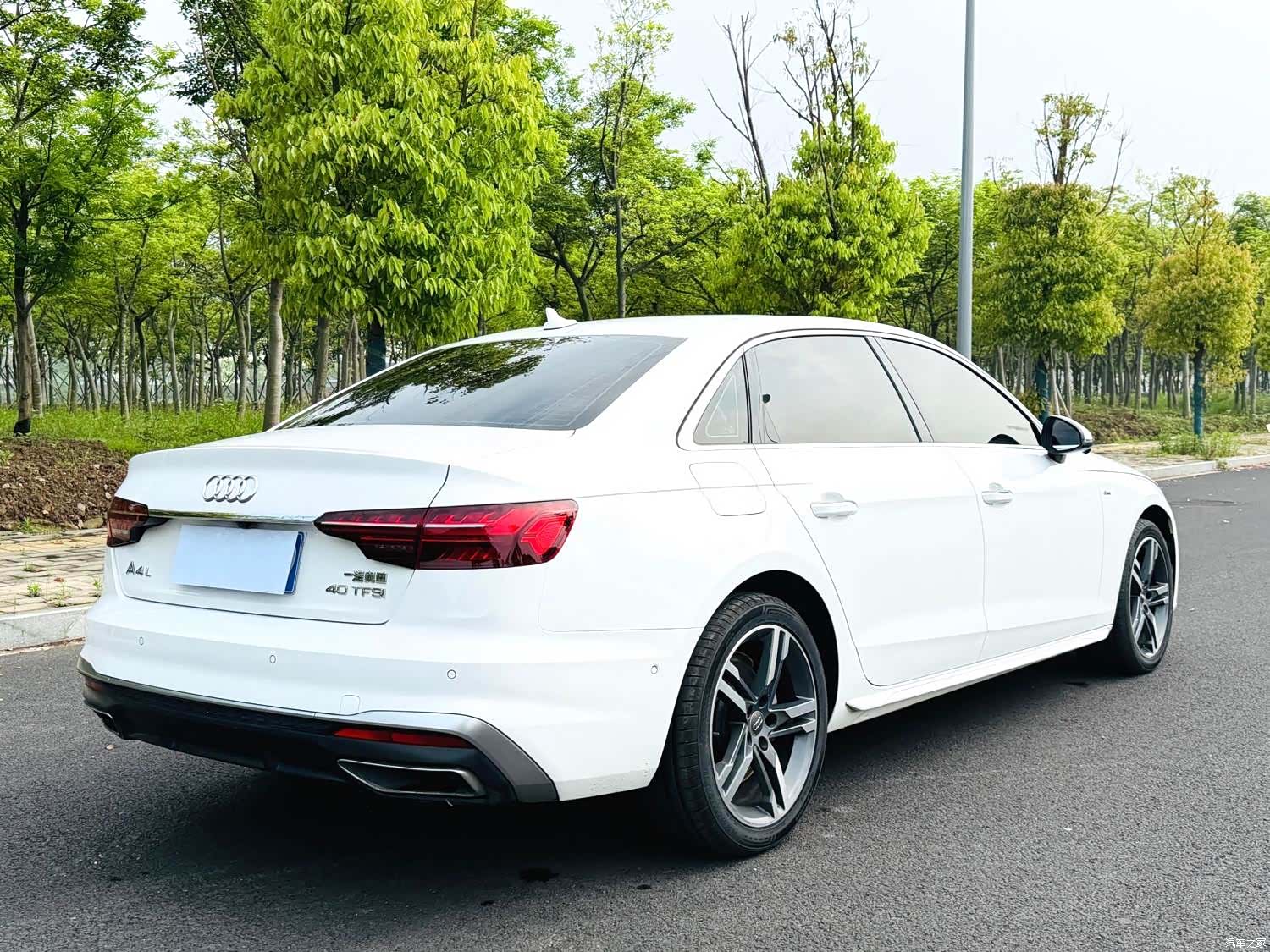 Audi A4L, 2021 11