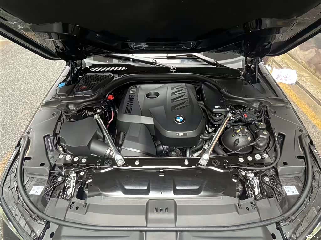 BMW 5 Series, 2025 8