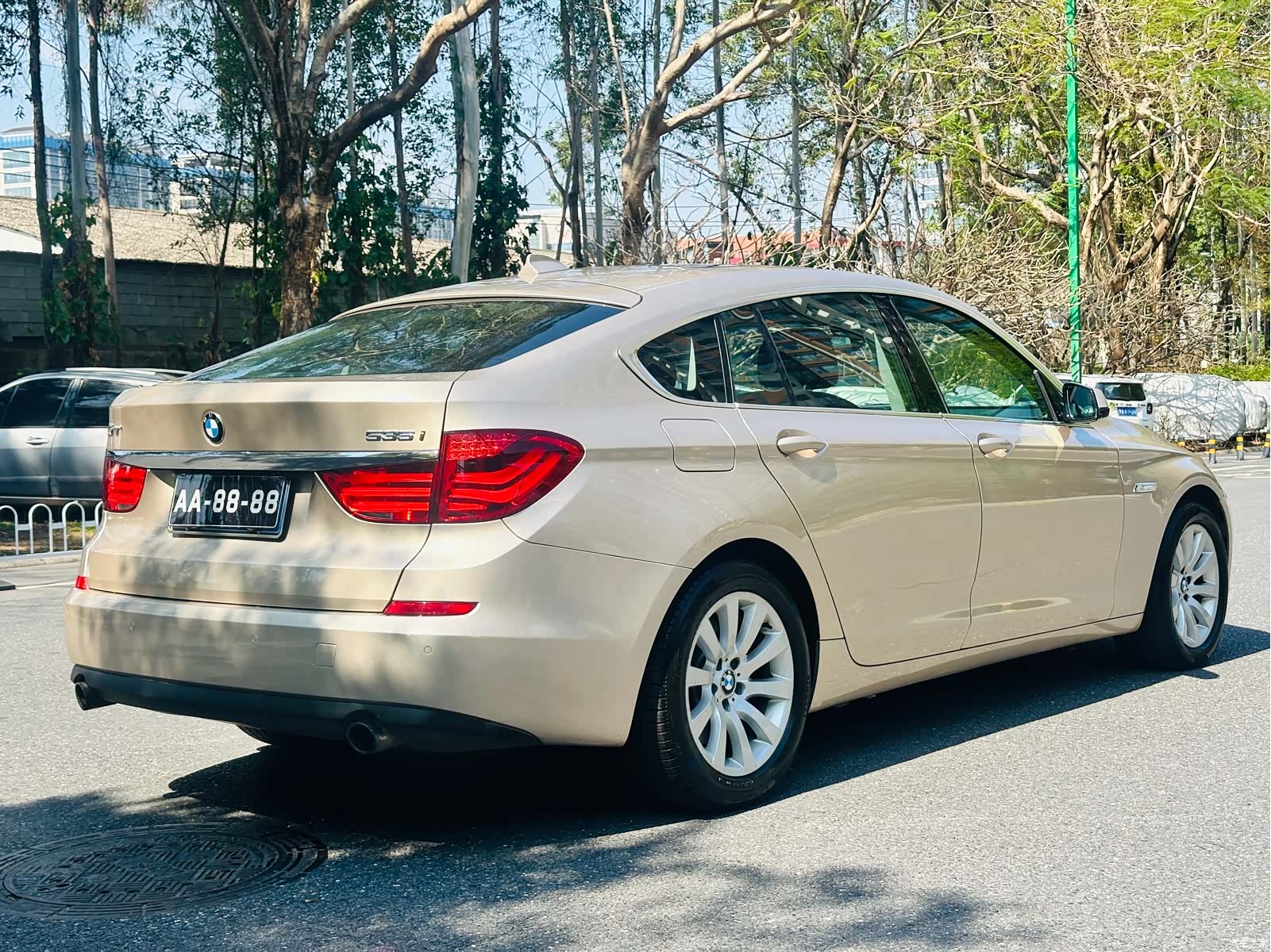 BMW 5 Series, 2011 4