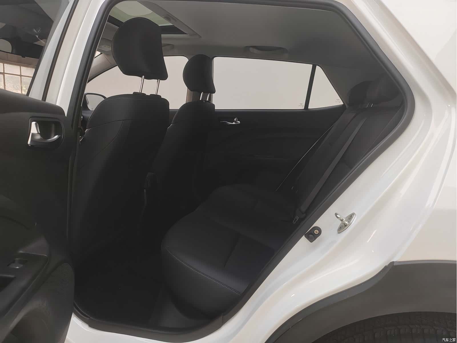 Kia KX1, 2023 10