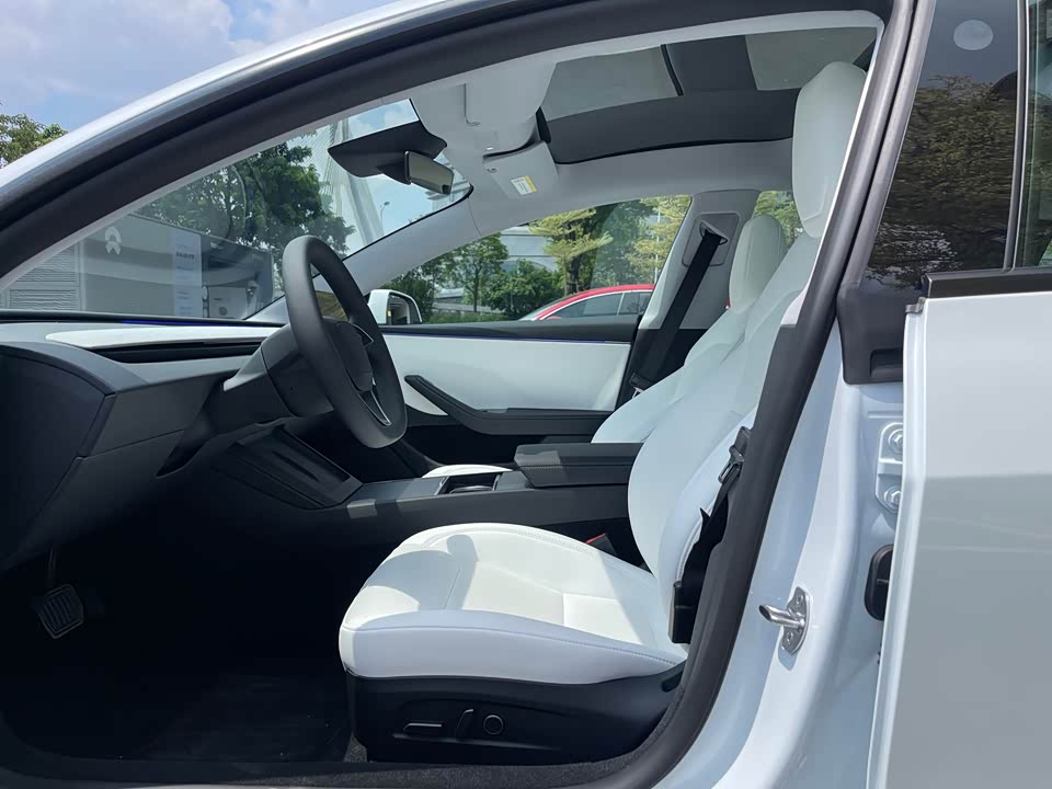 Tesla Model 3 Tesla Model 3