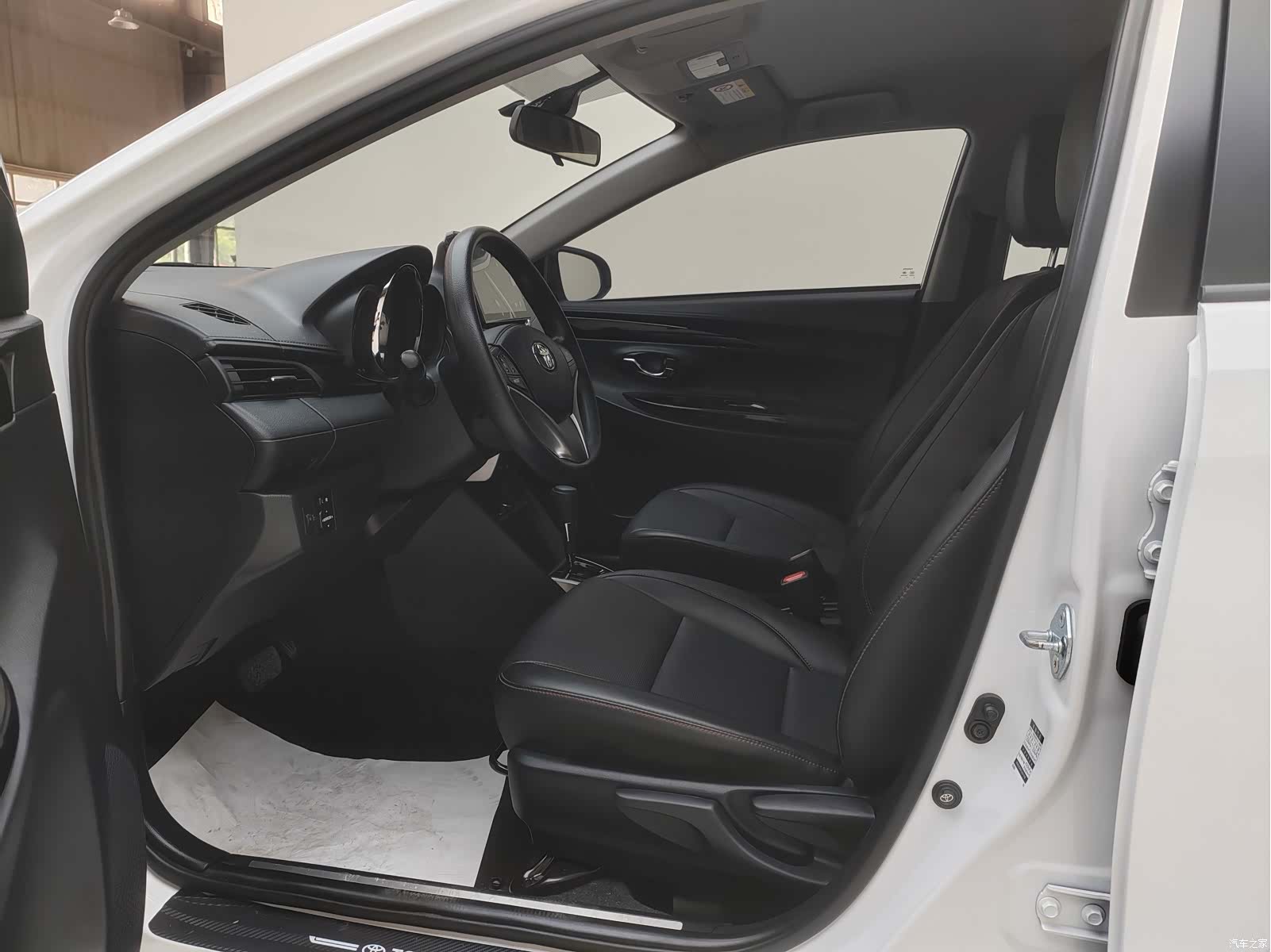 Toyota YARiS L, 2022 9