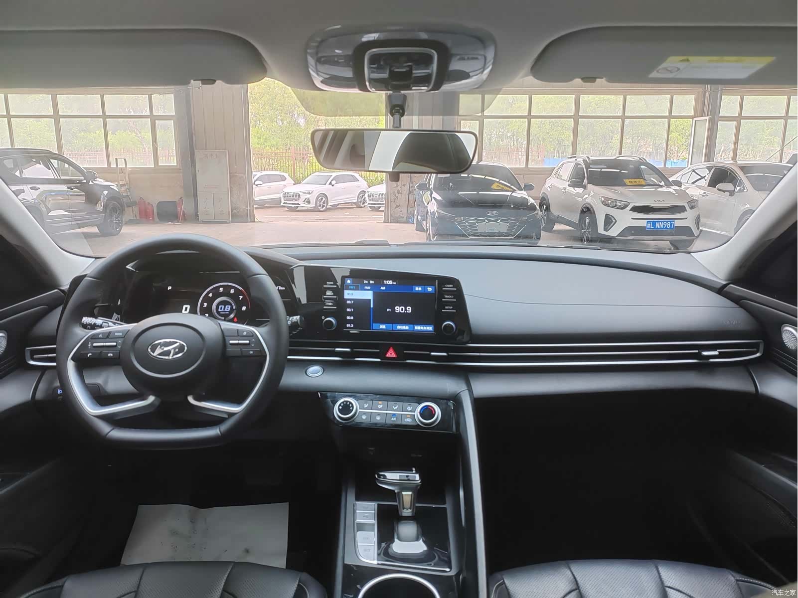 Hyundai Elantra, 2022 17