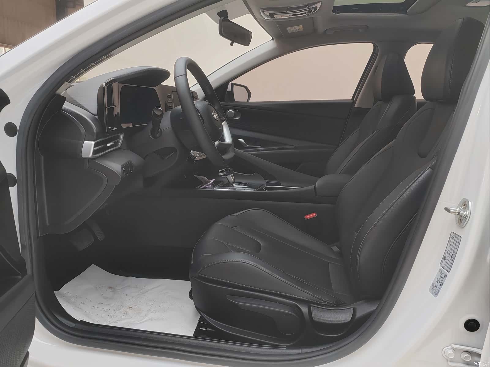Hyundai Elantra, 2022 8
