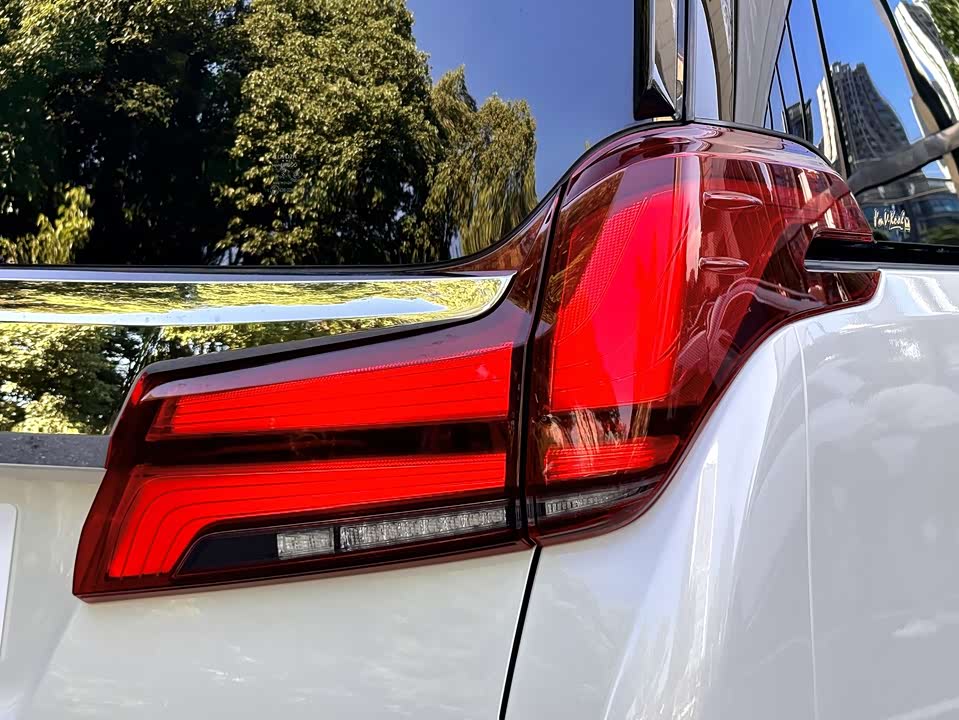 Toyota Elfa Toyota Elfa