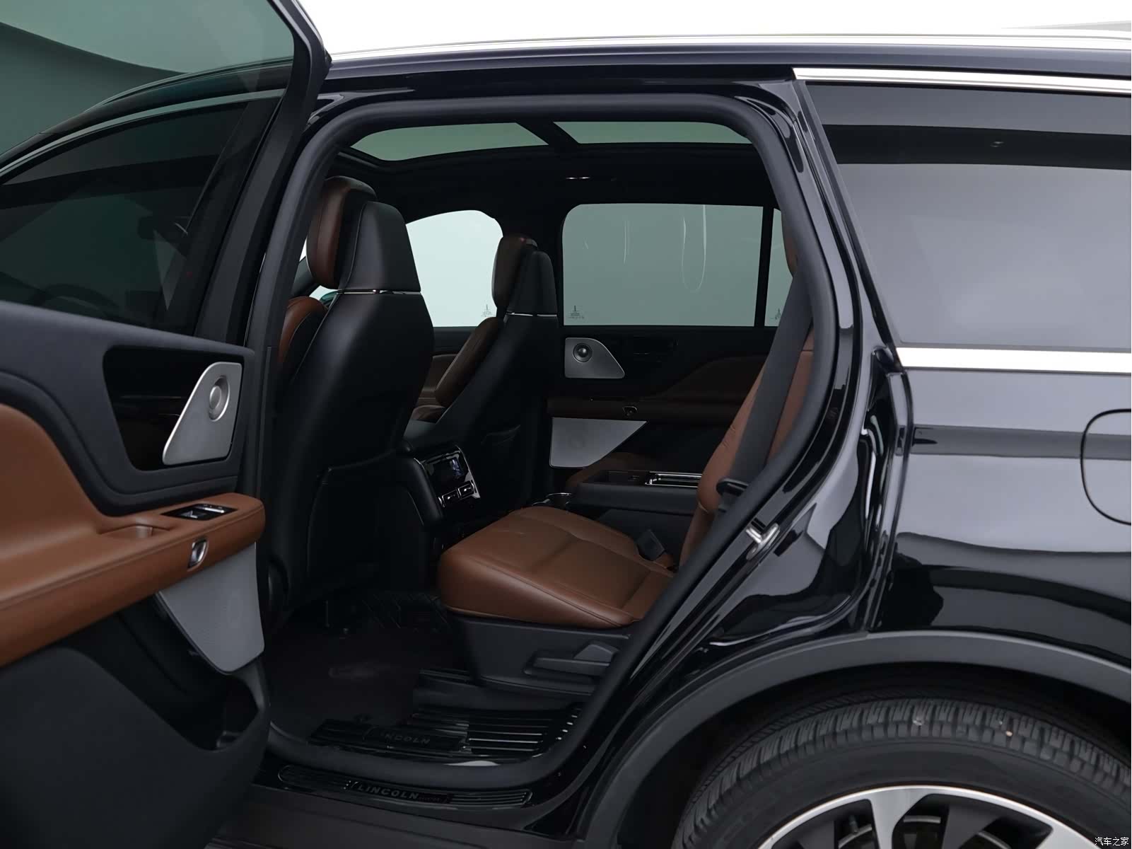Lincoln Aviator, 2022 7