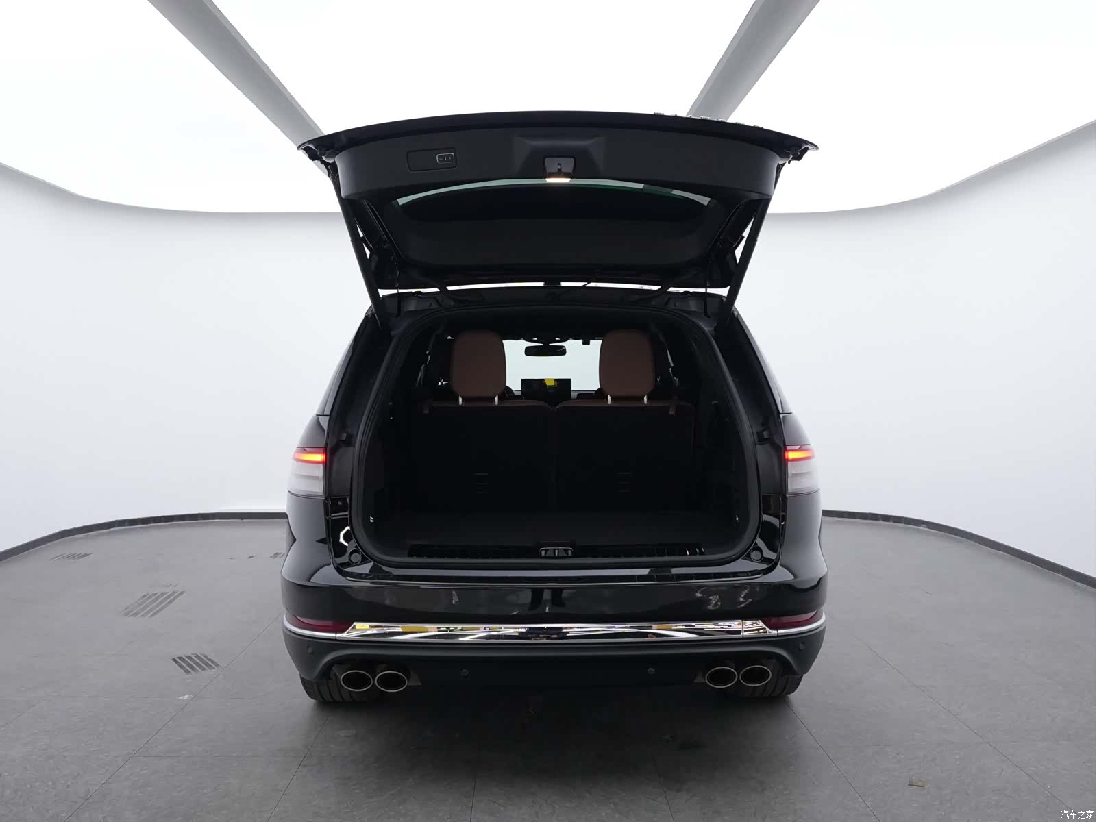 Lincoln Aviator, 2022 11