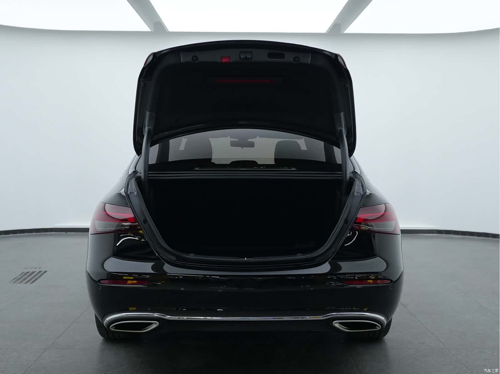 Mercedes-Benz E-Class, 2022 7