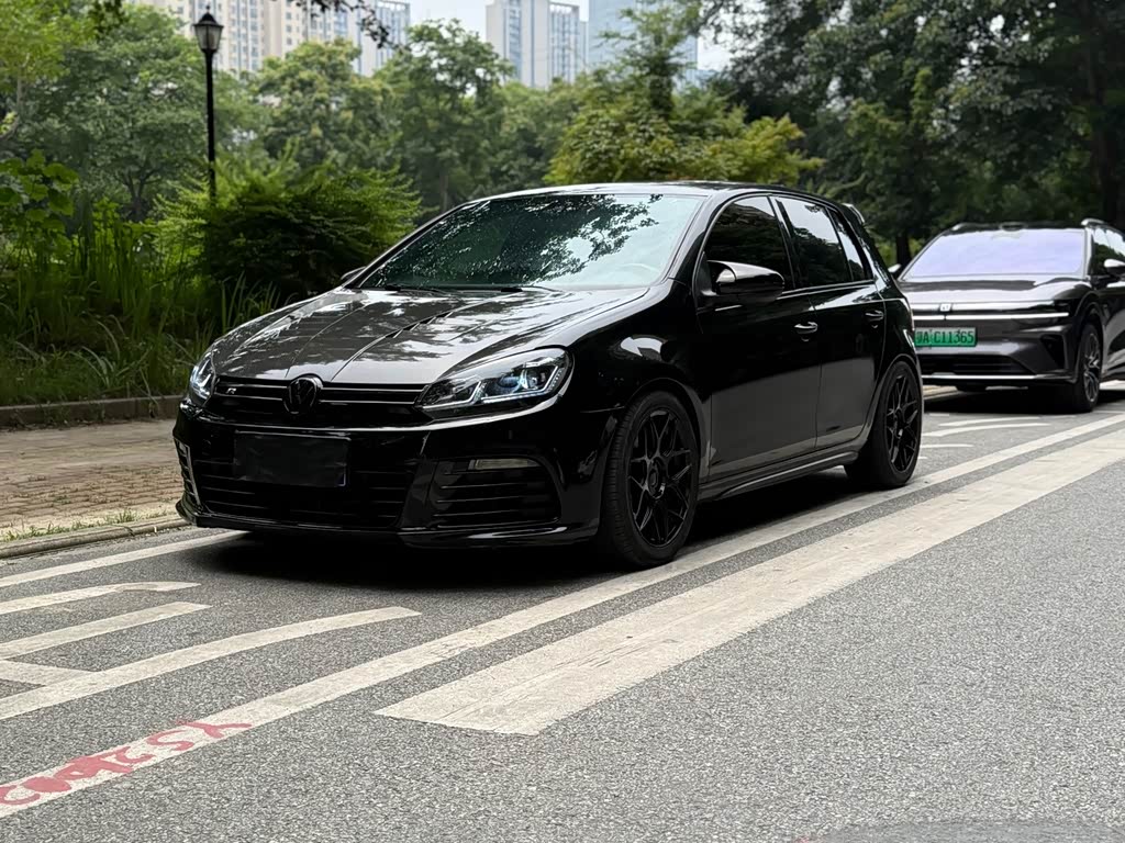Volkswagen Golf GTI