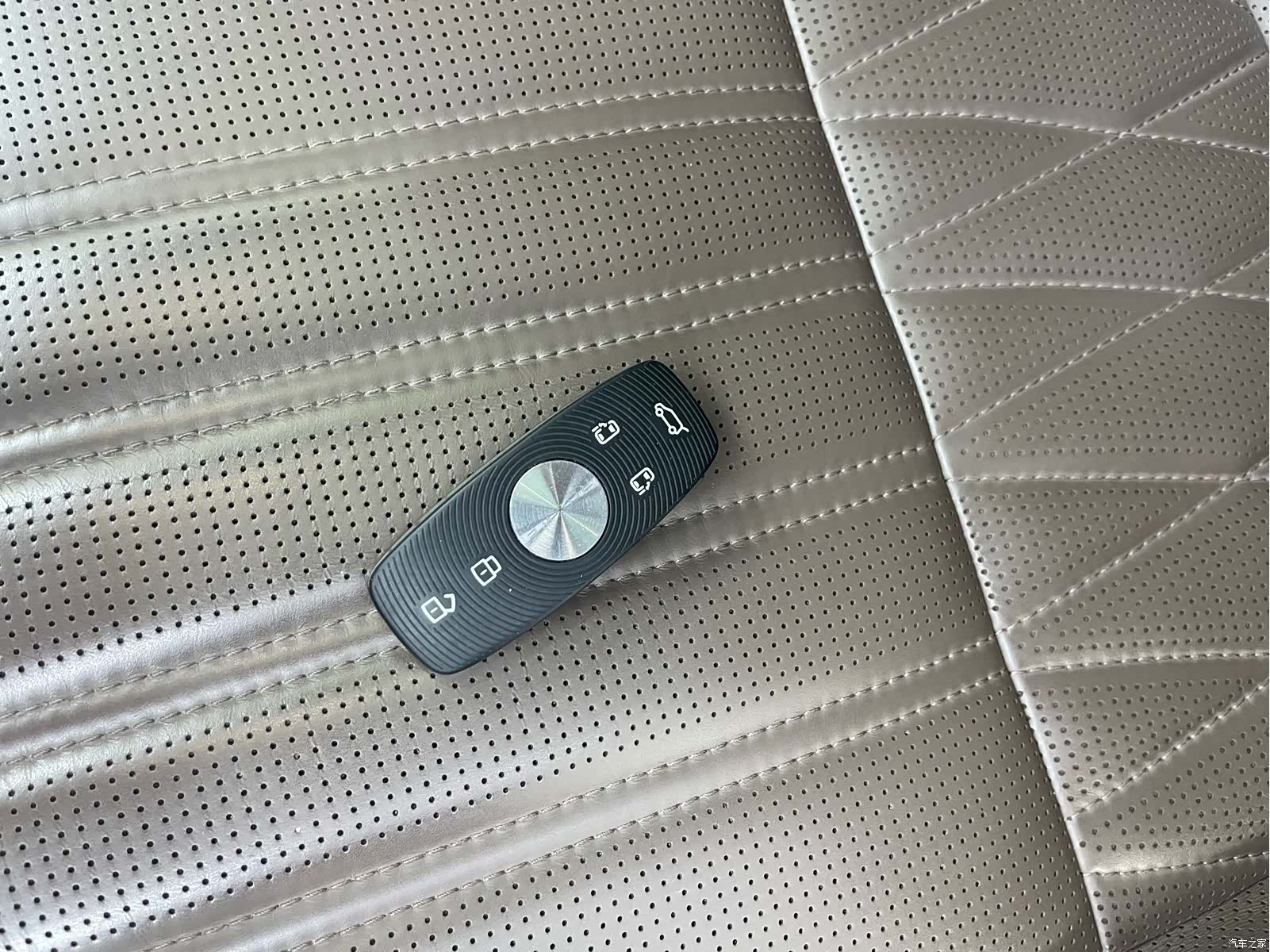 Roewe iMAX8, 2022 9