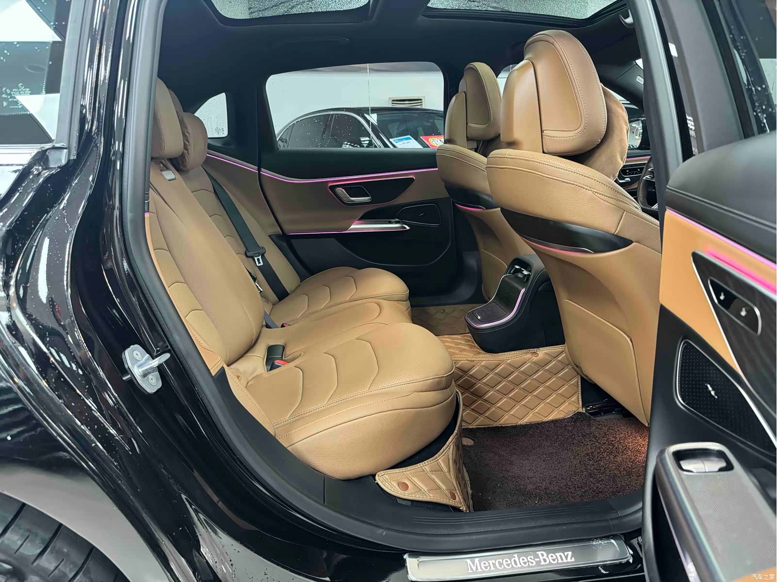 Mercedes-Benz E-Class, 2024 17