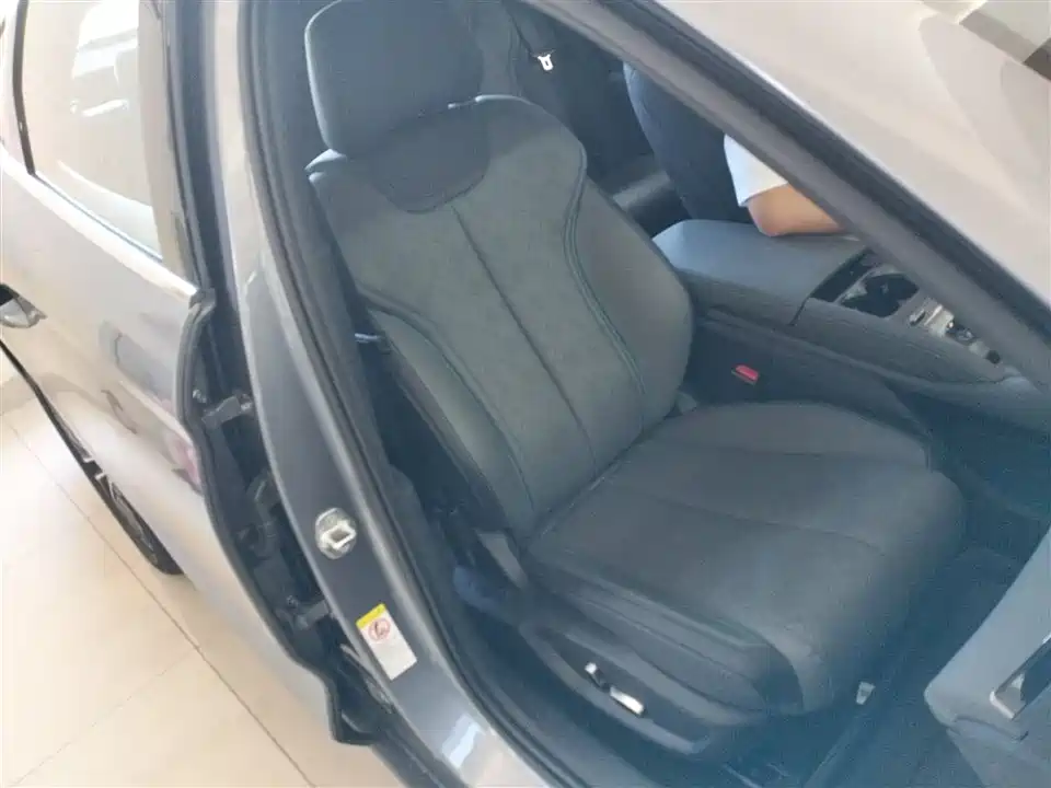 BYD Qin L BYD Qin L