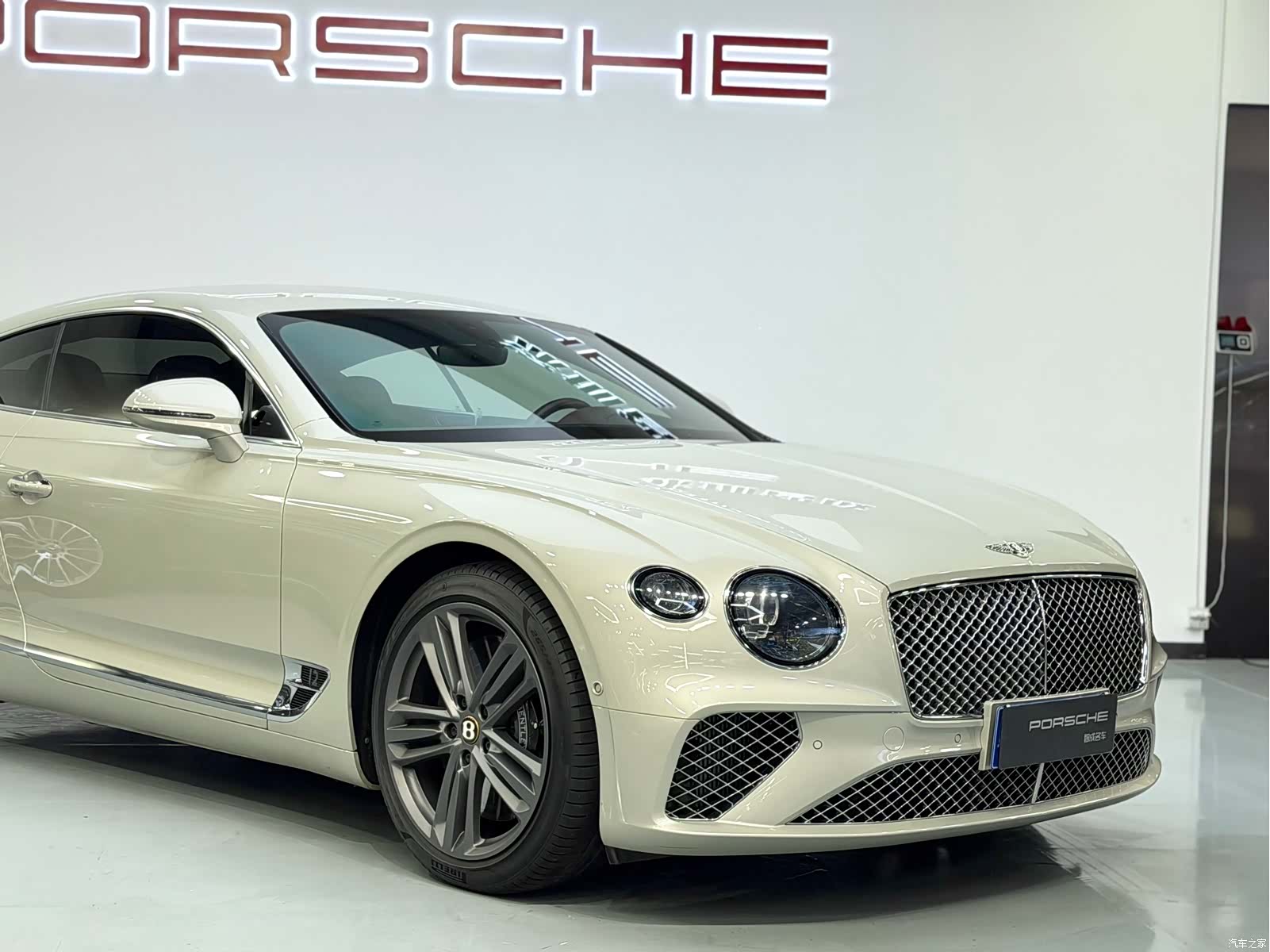 Bentley Continental GT, 2020 12