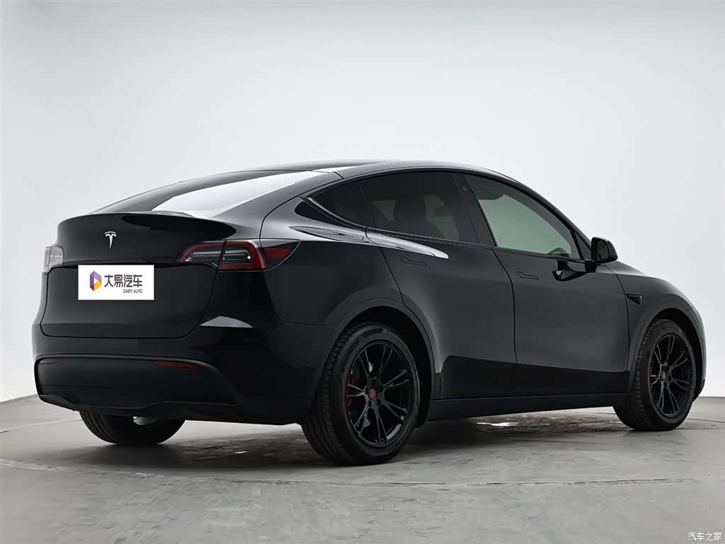 Tesla Model Y, 2021 3