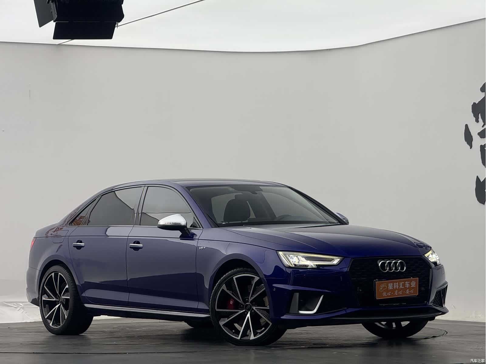 Audi A4L, 2019 3