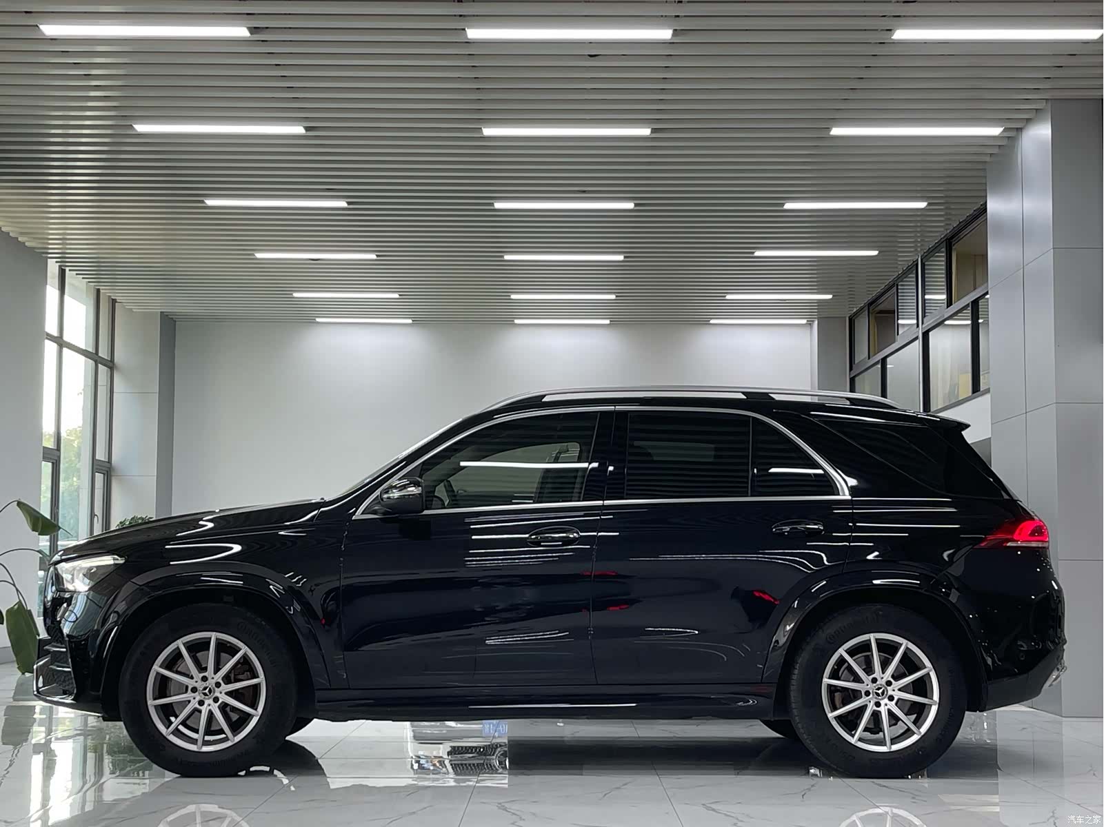 Mercedes-Benz GLE, 2020 4