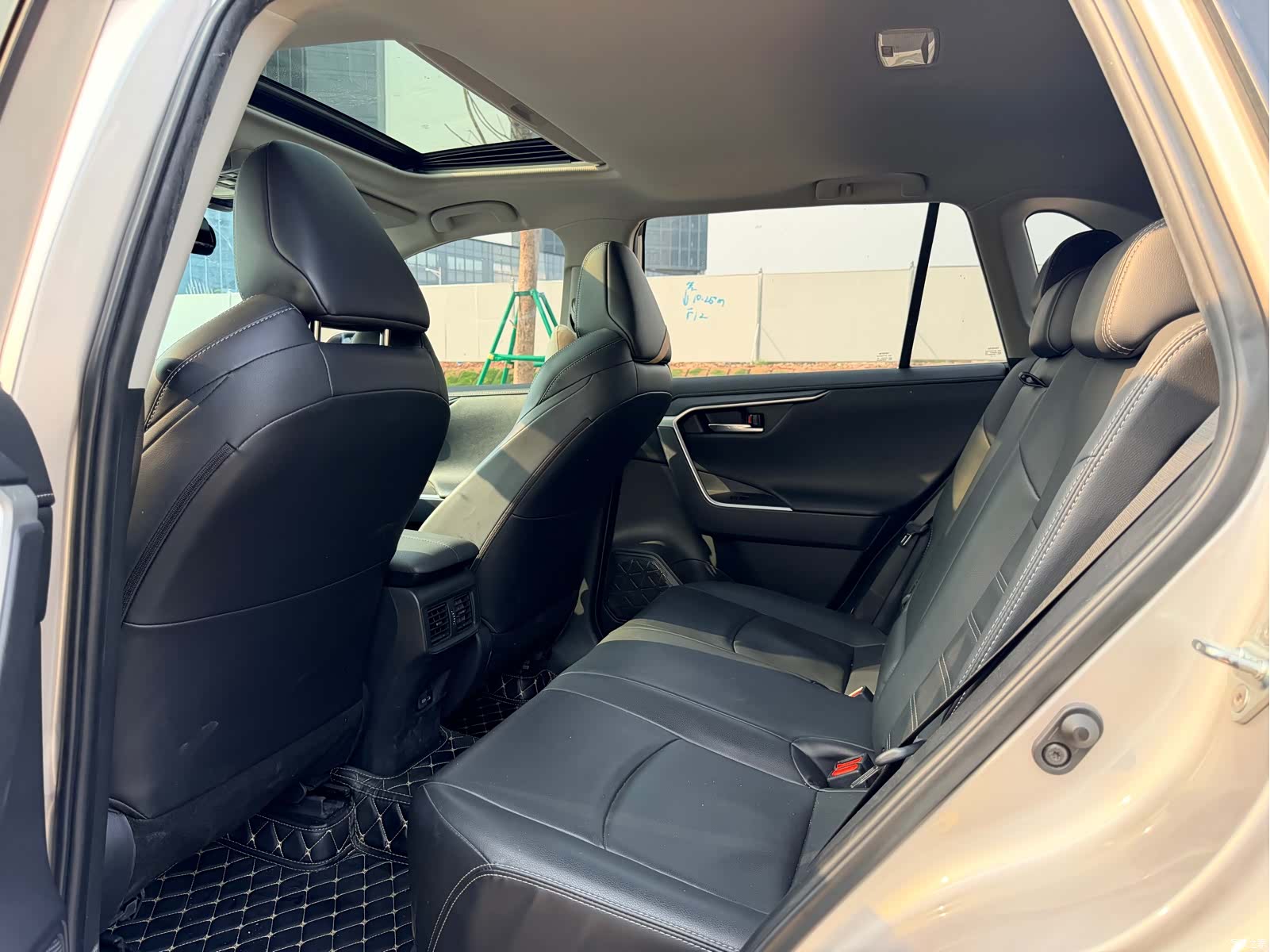 Toyota Wildlander, 2022 6