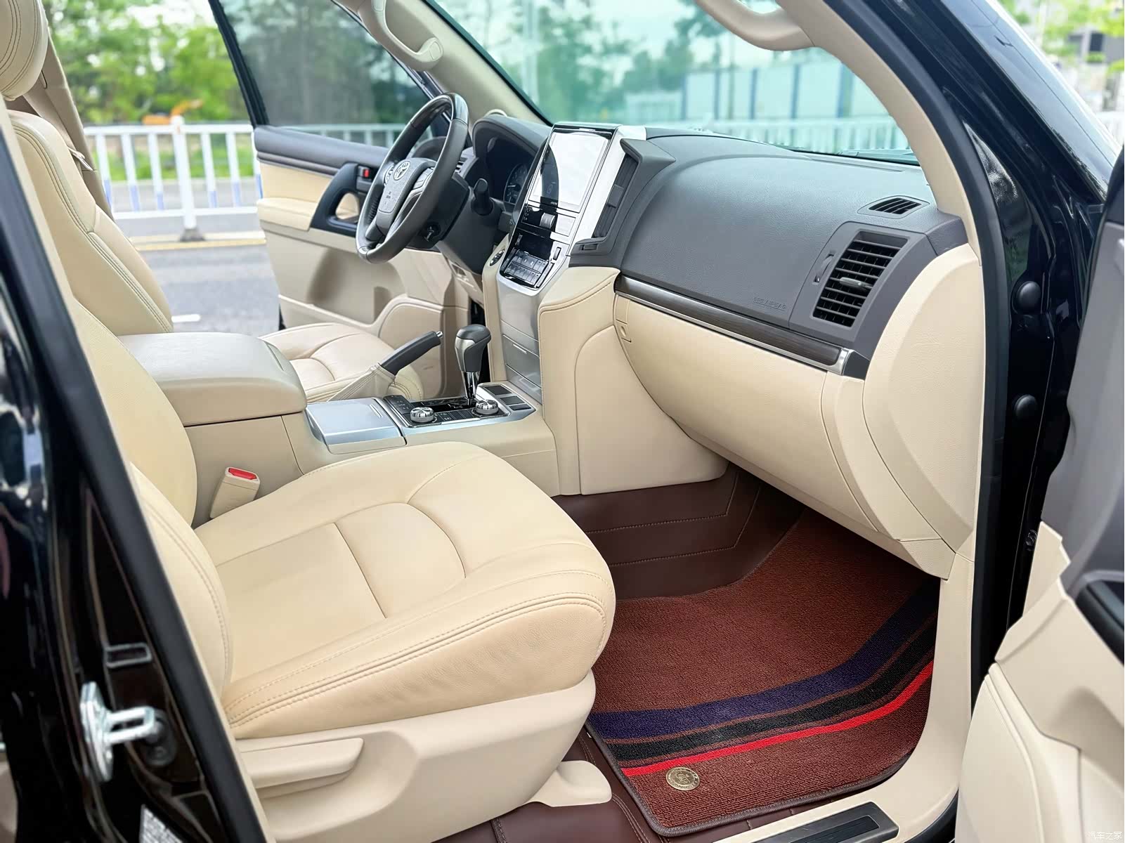 Toyota Land Cruiser, 2019 6