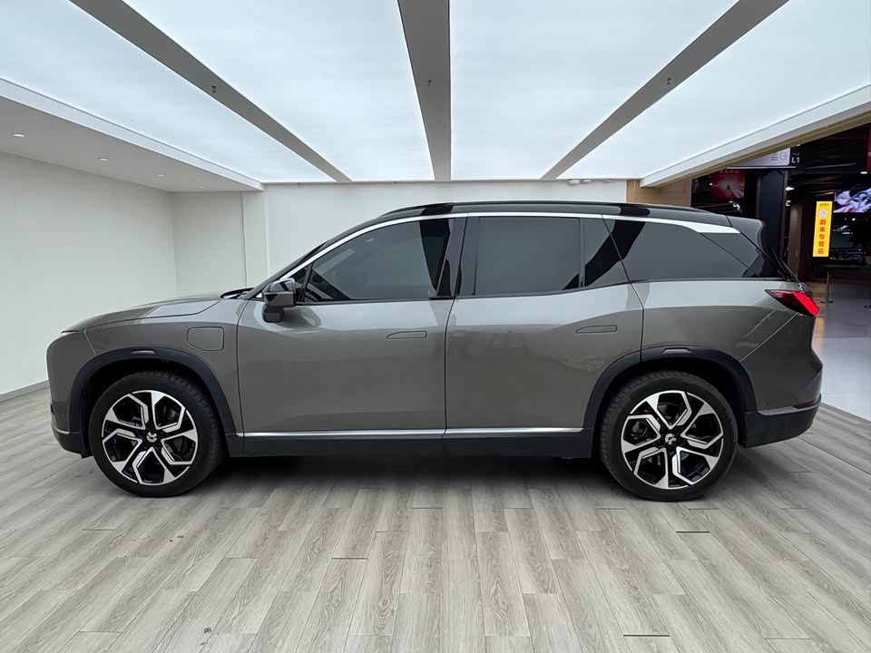 NIO ES8