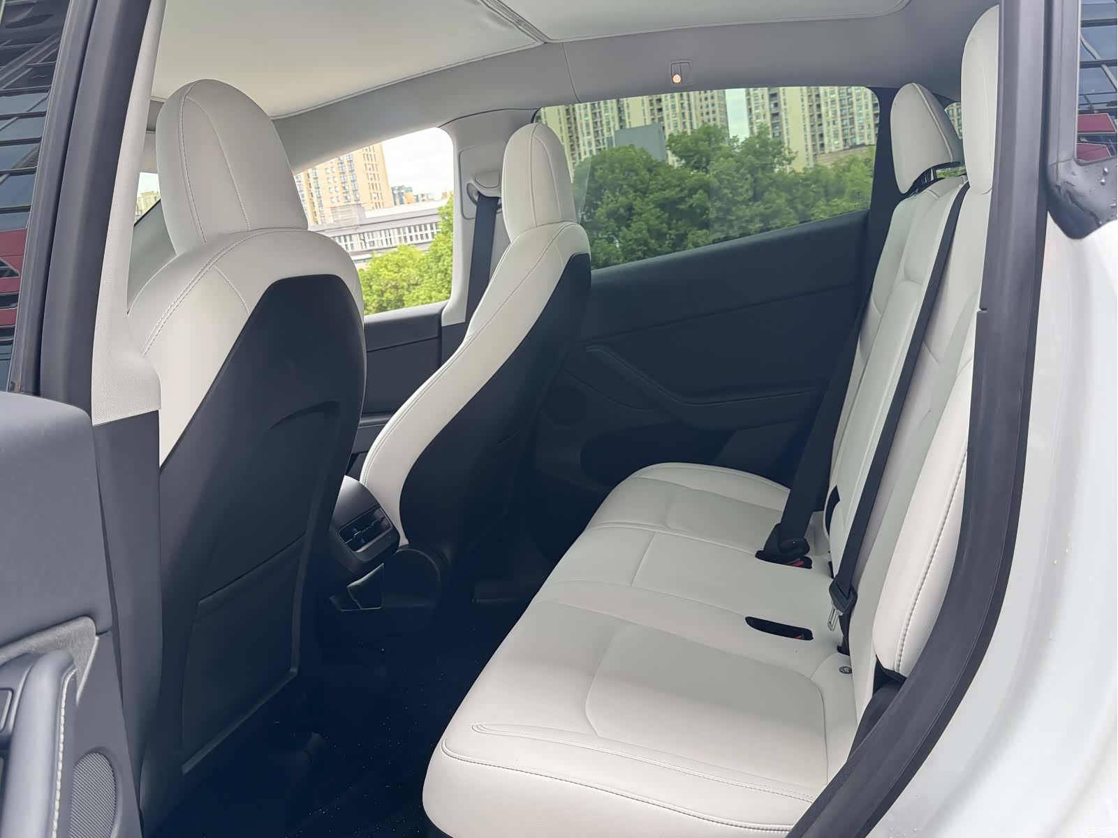 Tesla Model Y, 2021 11
