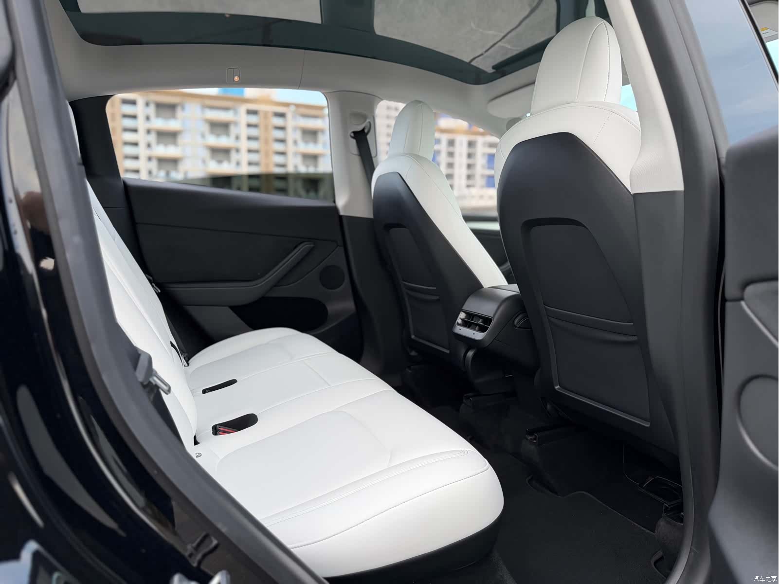 Tesla Model Y, 2021 21