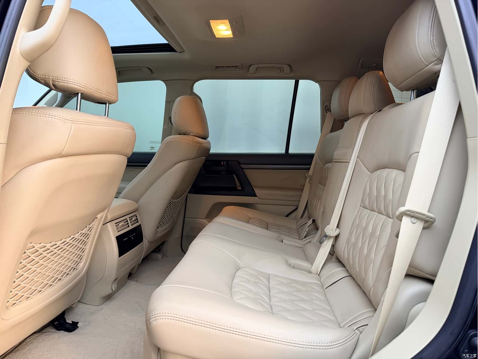 Toyota Land Cruiser, 2019 9