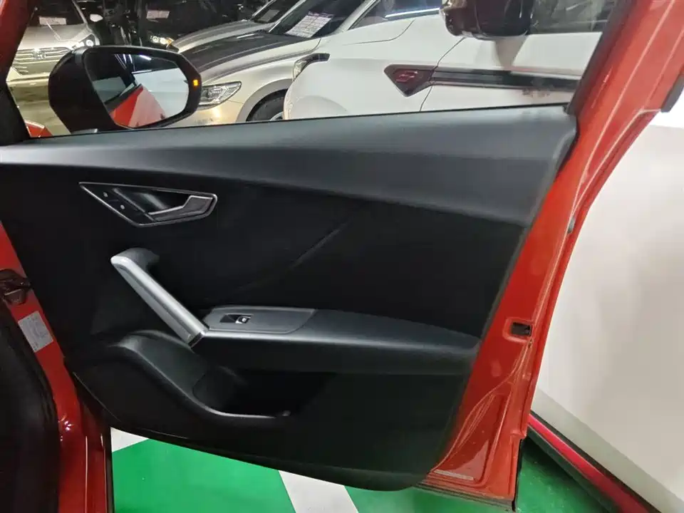 Audi Q2L Audi Q2L