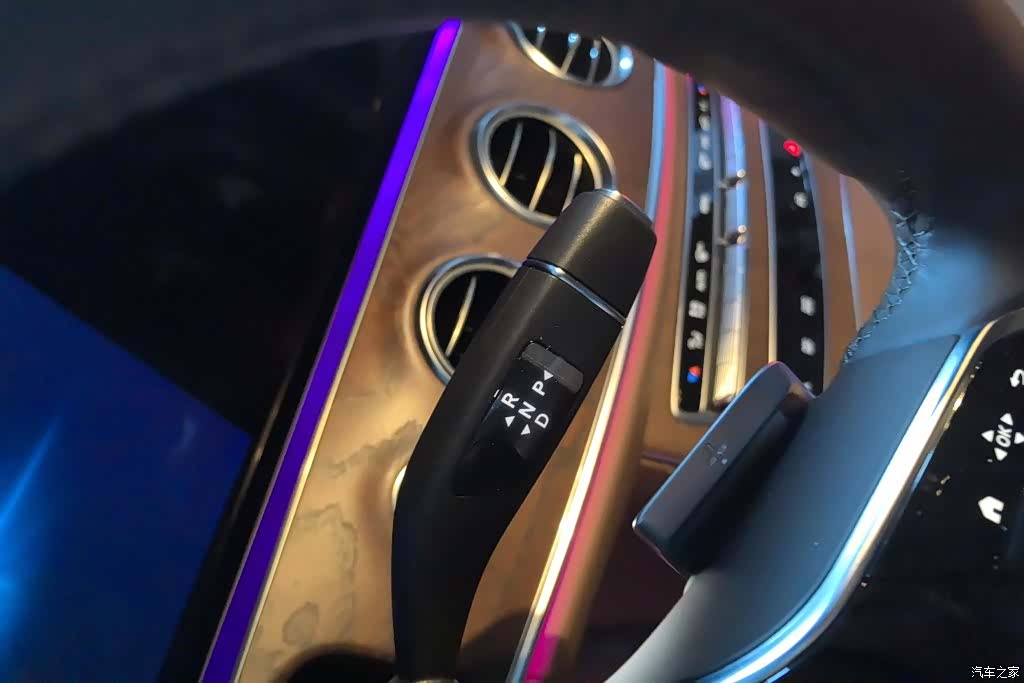 Mercedes-Benz E-Class, 2023 15
