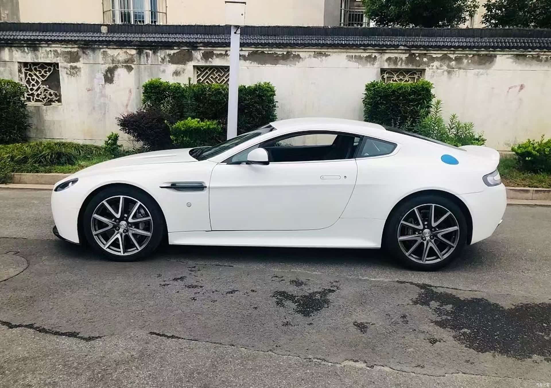 Aston Martin Vantage, 2014 2