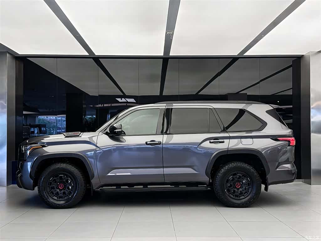 Toyota Sequoia, 2024 3