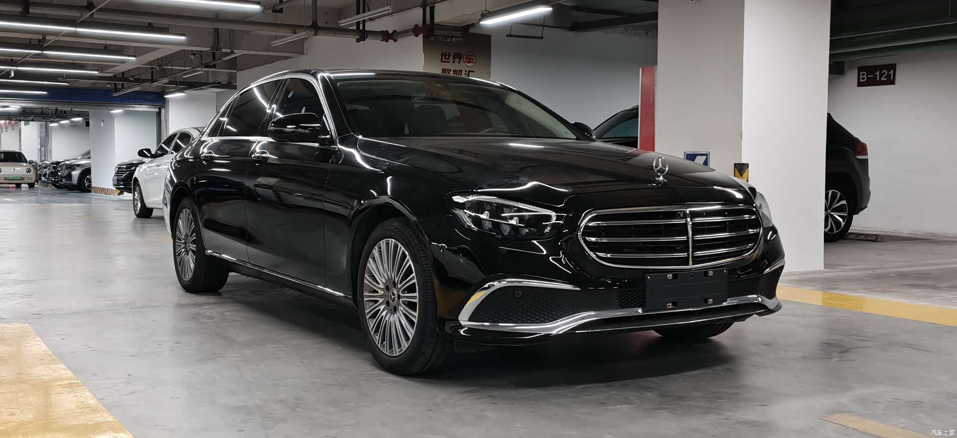 Mercedes-Benz E-Class, 2023 3