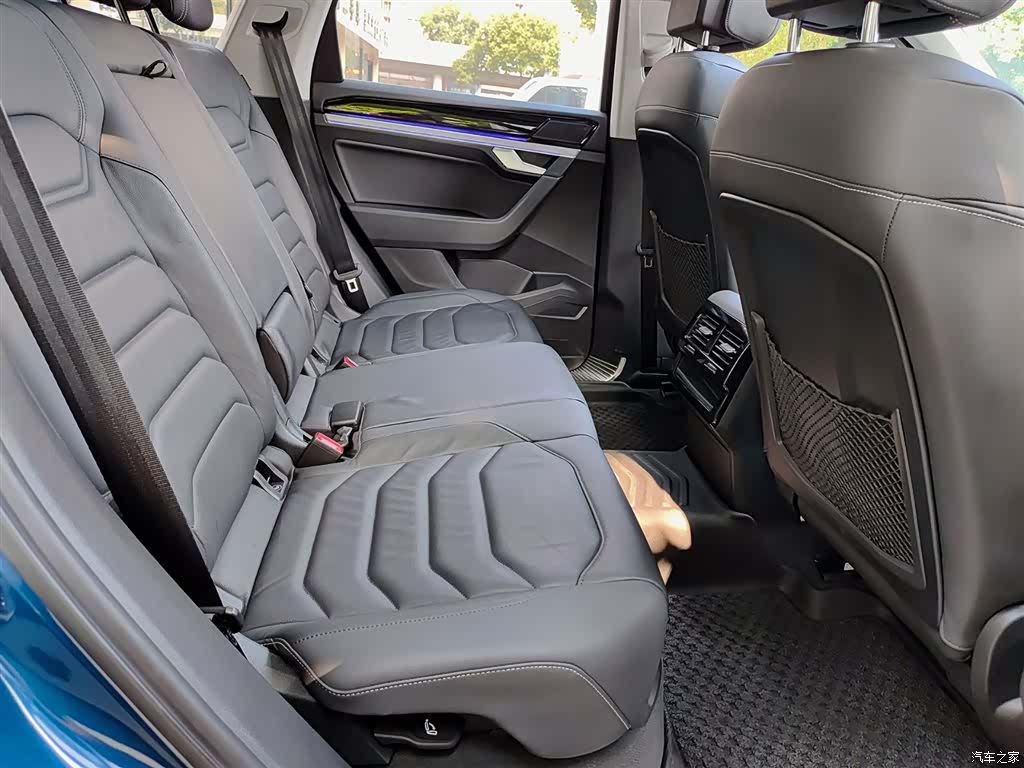 Volkswagen Touareg, 2019 11