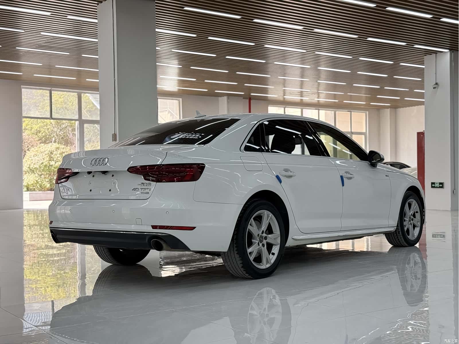 Audi A4L, 2018 8