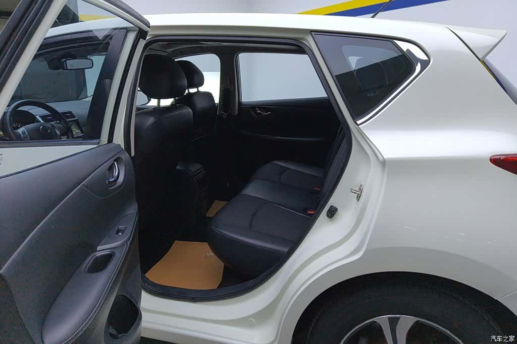 Nissan Tiida, 2020 11