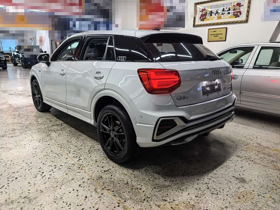 Audi Q2L