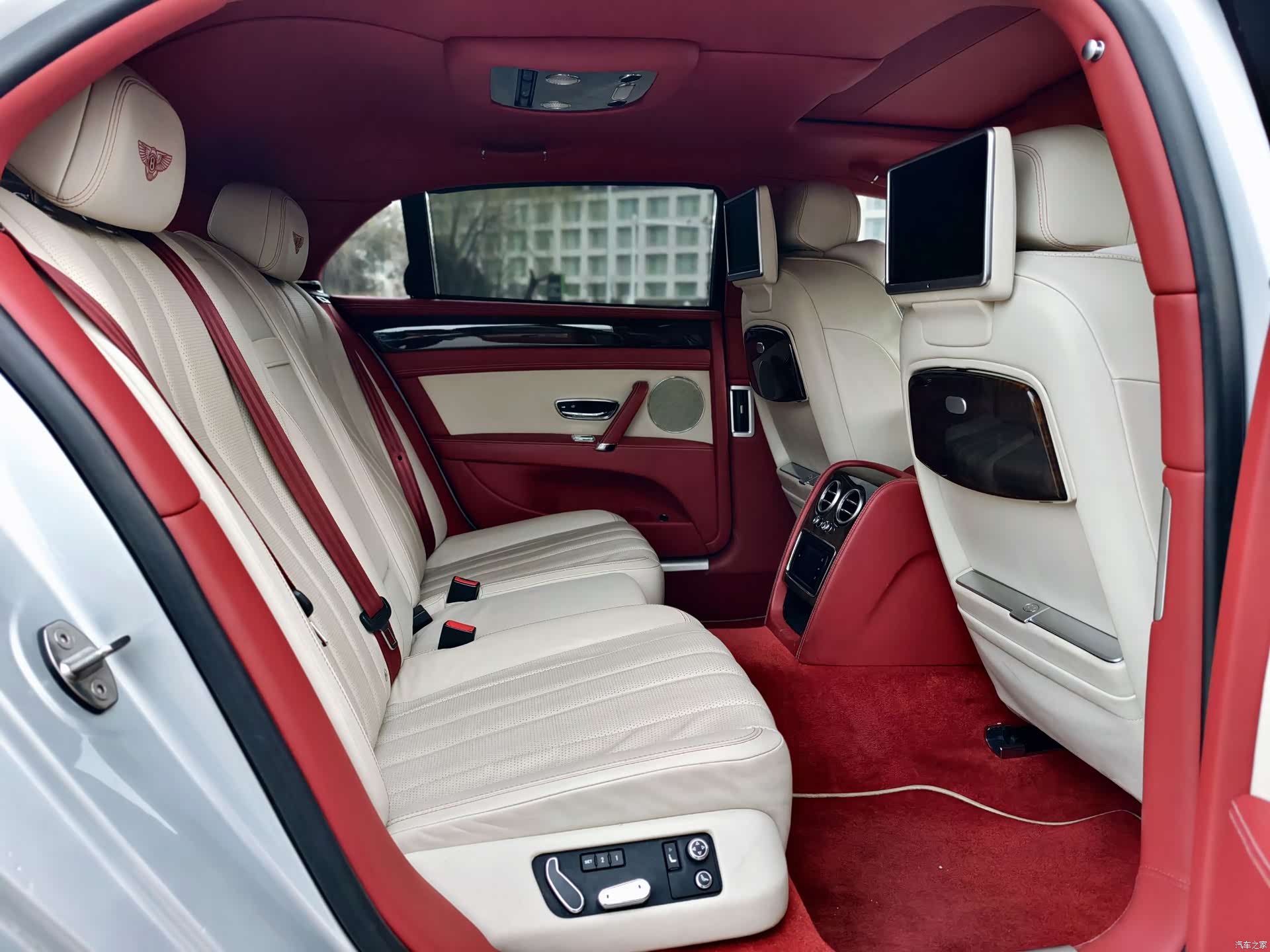 Bentley Flying Spur, 2016 13