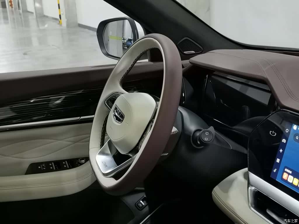 Geely Xingyue L, 2021 22