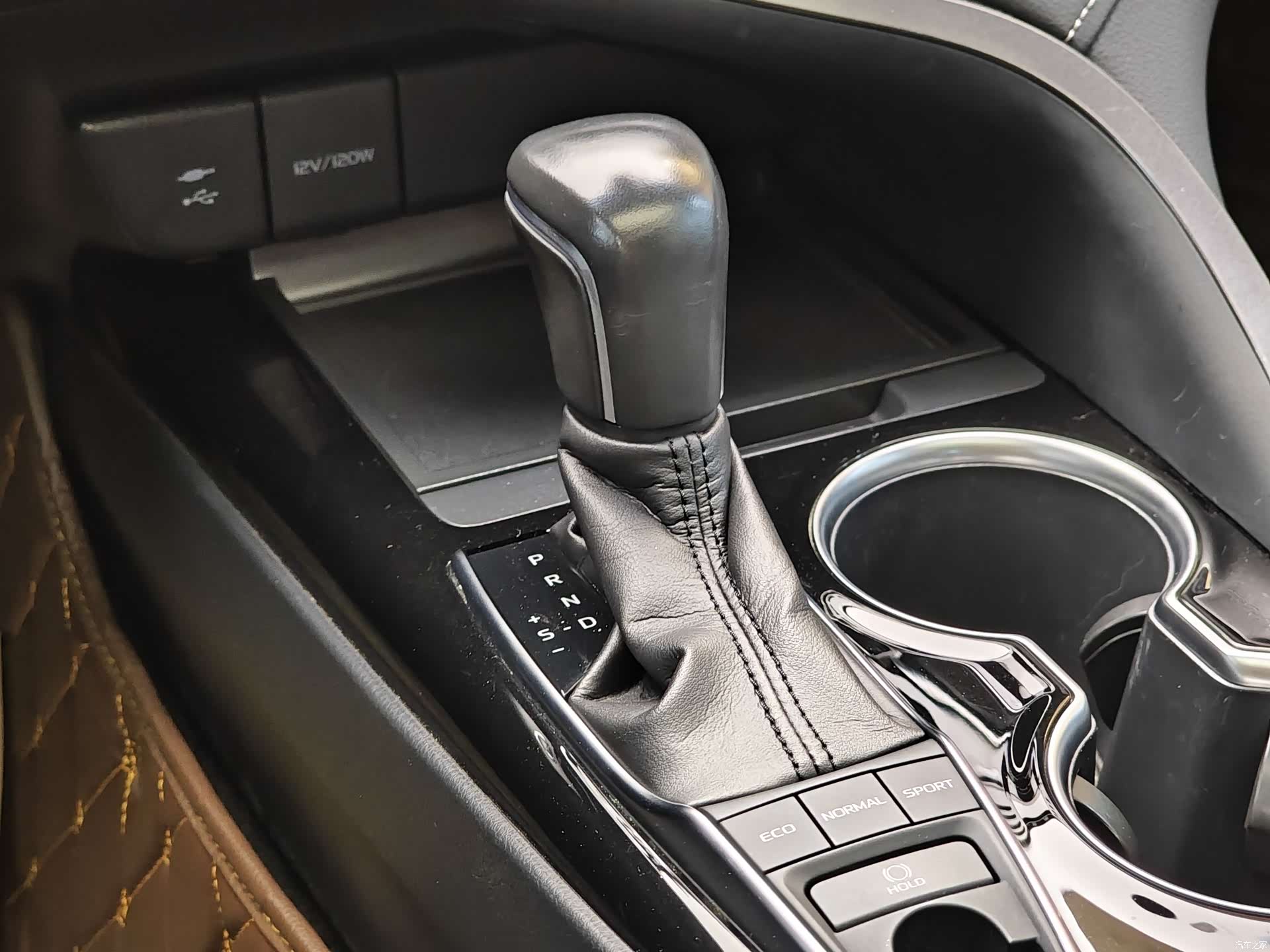 Toyota Camry, 2018 19
