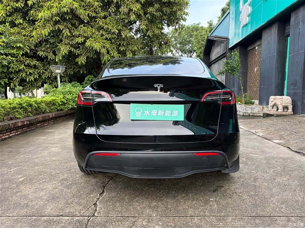 Tesla Model Y, 2023 8