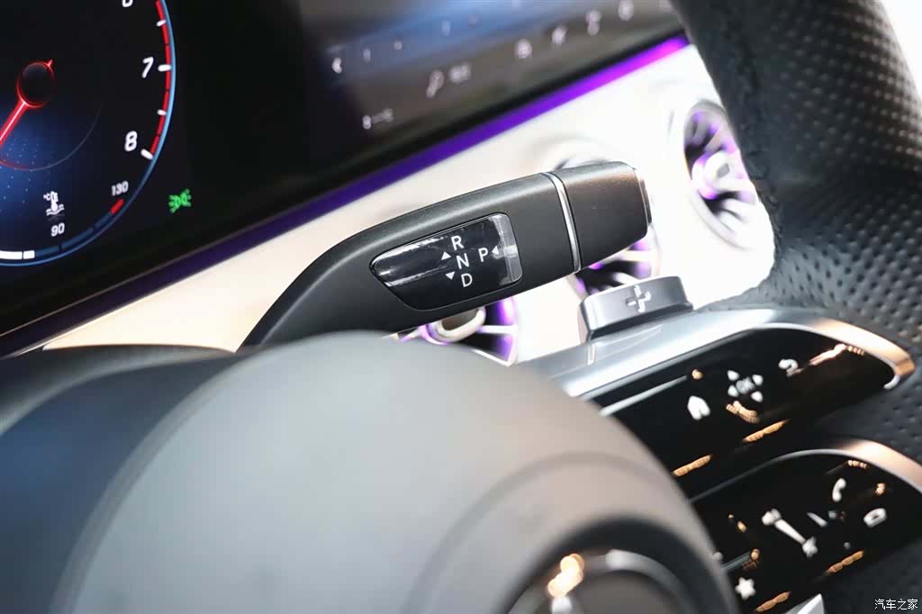 Mercedes-Benz E-Class, 2022 14