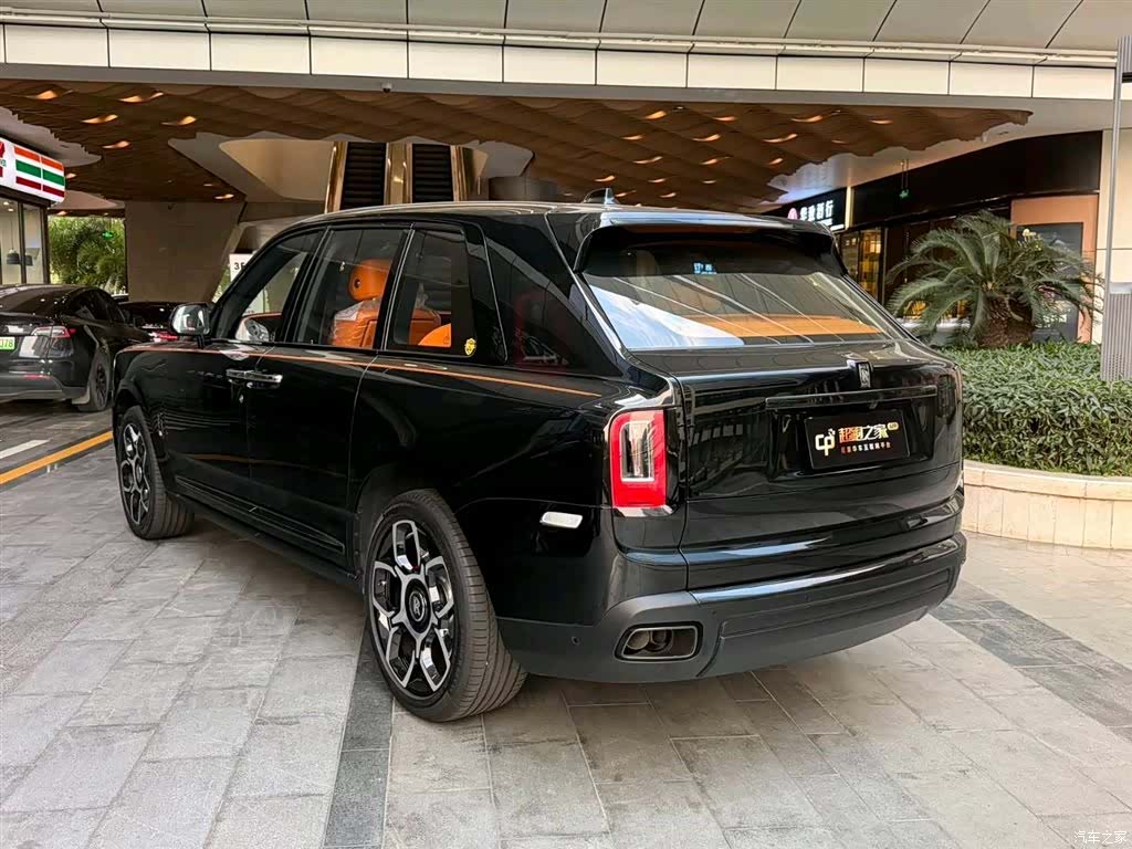 Rolls-Royce Cullinan, 2024 4