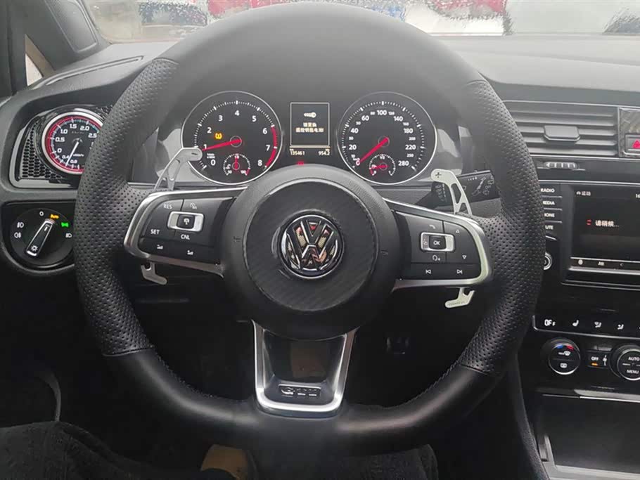 Volkswagen Golf GTI