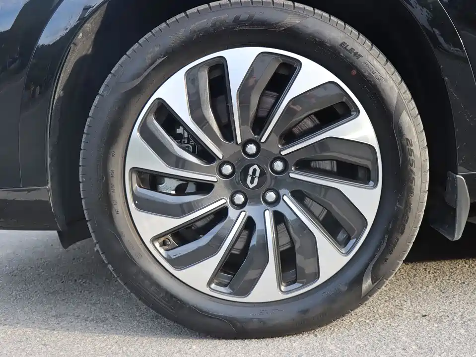 AITO Ask the world M7